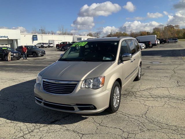 2015 Chrysler Town & Country Touring-L