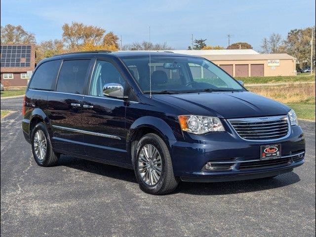 2015 Chrysler Town & Country Touring-L