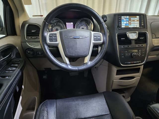 2015 Chrysler Town & Country Touring-L