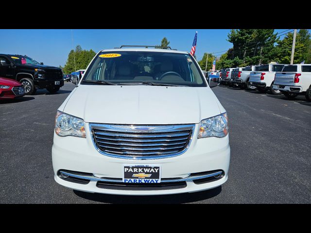 2015 Chrysler Town & Country Touring-L