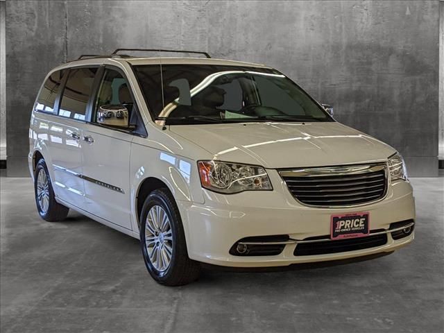 2015 Chrysler Town & Country Touring-L