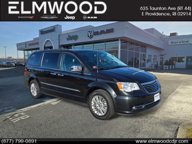 2015 Chrysler Town & Country Touring-L