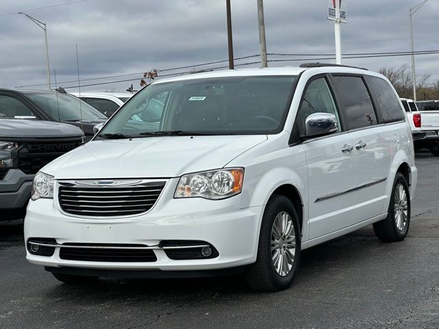 2015 Chrysler Town & Country Touring-L