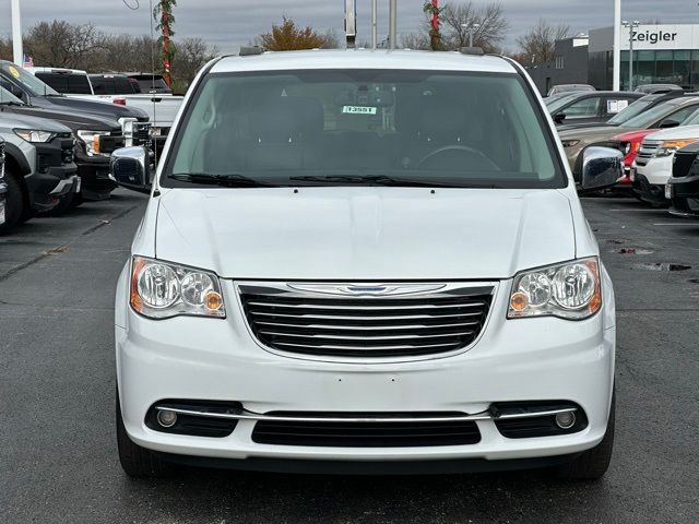 2015 Chrysler Town & Country Touring-L