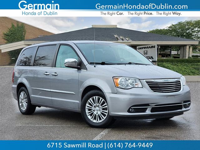 2015 Chrysler Town & Country Touring-L