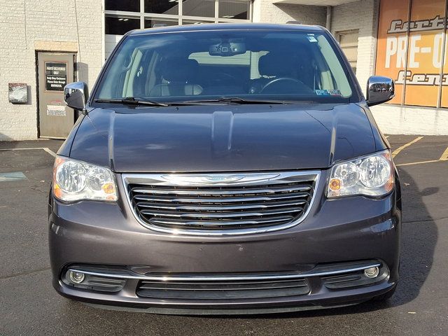 2015 Chrysler Town & Country Touring-L