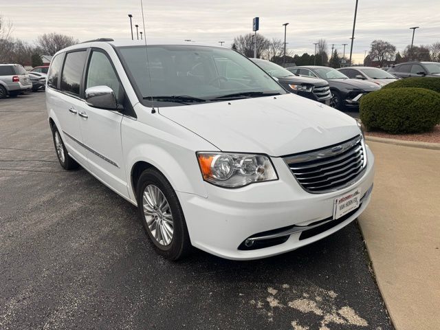 2015 Chrysler Town & Country Touring-L