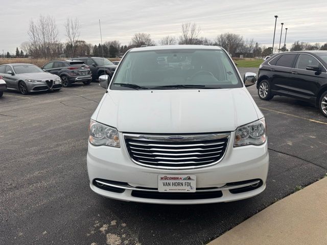 2015 Chrysler Town & Country Touring-L