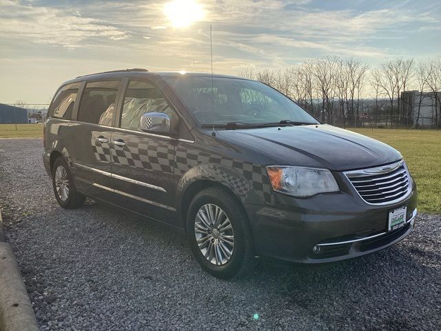 2015 Chrysler Town & Country Touring-L