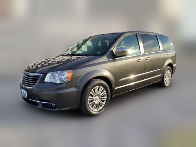 2015 Chrysler Town & Country Touring-L