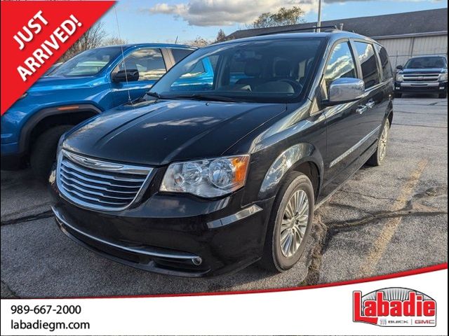 2015 Chrysler Town & Country Touring-L