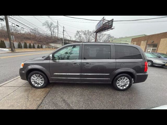 2015 Chrysler Town & Country Touring-L