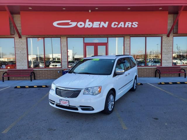 2015 Chrysler Town & Country Touring-L