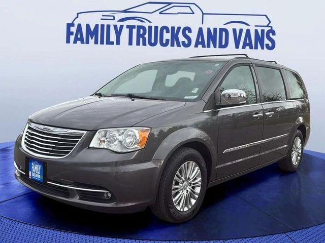 2015 Chrysler Town & Country Touring-L