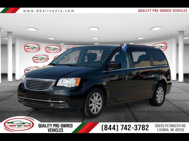 2015 Chrysler Town & Country LX