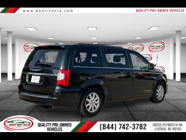 2015 Chrysler Town & Country LX