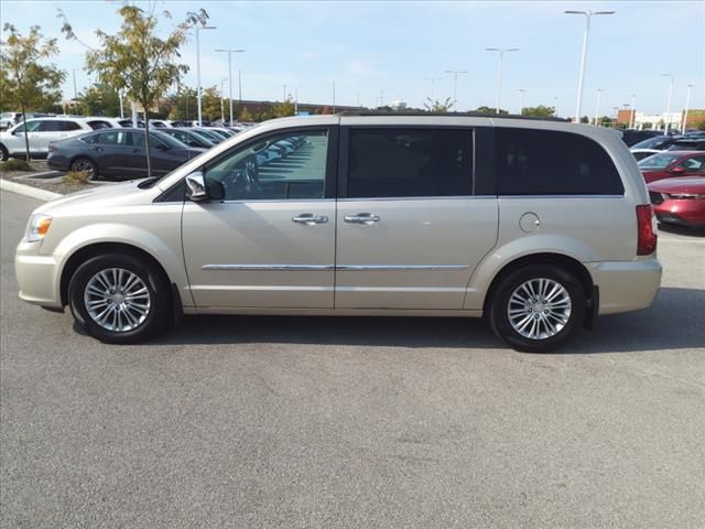 2015 Chrysler Town & Country Touring-L