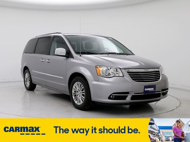 2015 Chrysler Town & Country Touring-L