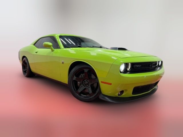 2015 Dodge Challenger R/T Scat Pack Shaker