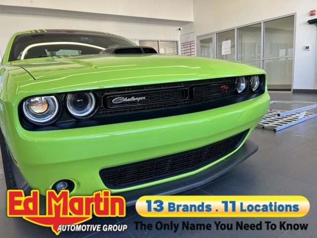 2015 Dodge Challenger R/T Scat Pack Shaker