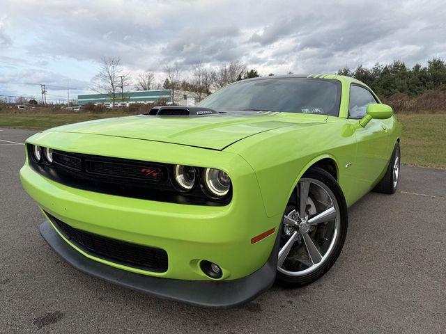 2015 Dodge Challenger R/T Shaker