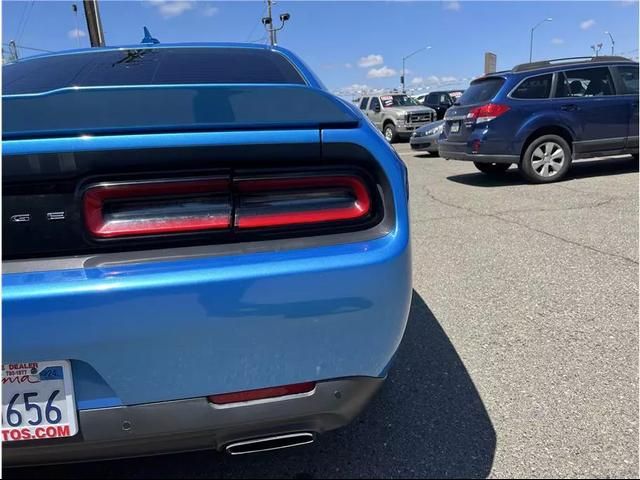 2015 Dodge Challenger SXT Plus