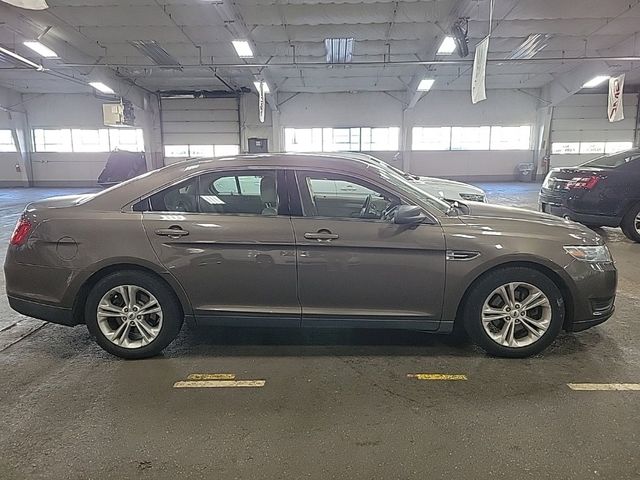 2015 Ford Taurus SE