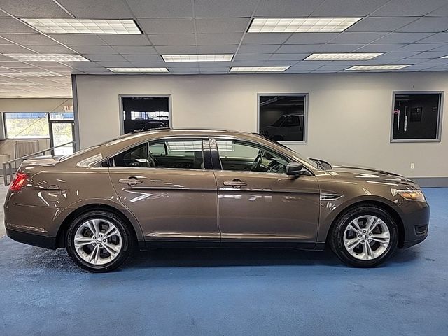 2015 Ford Taurus SE