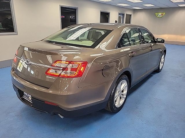 2015 Ford Taurus SE