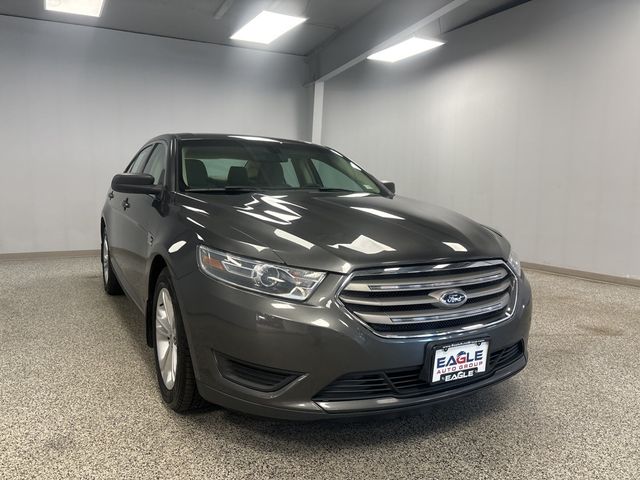 2015 Ford Taurus SE