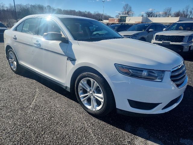 2015 Ford Taurus SE