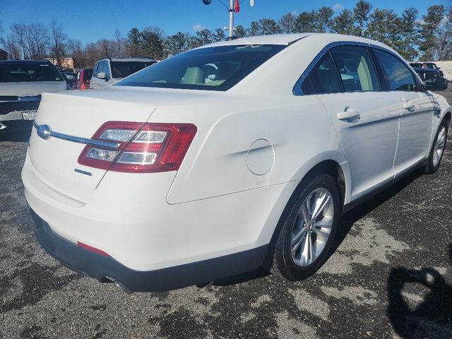 2015 Ford Taurus SE