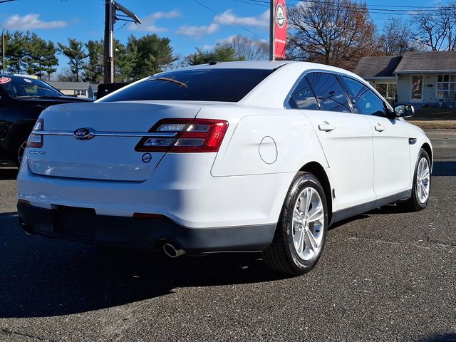 2015 Ford Taurus SE