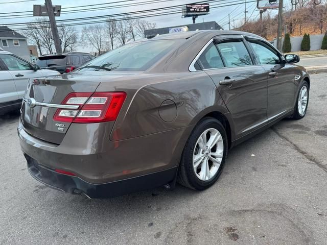 2015 Ford Taurus SEL