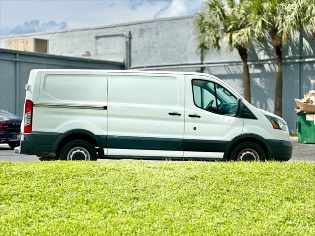 2015 Ford Transit Base