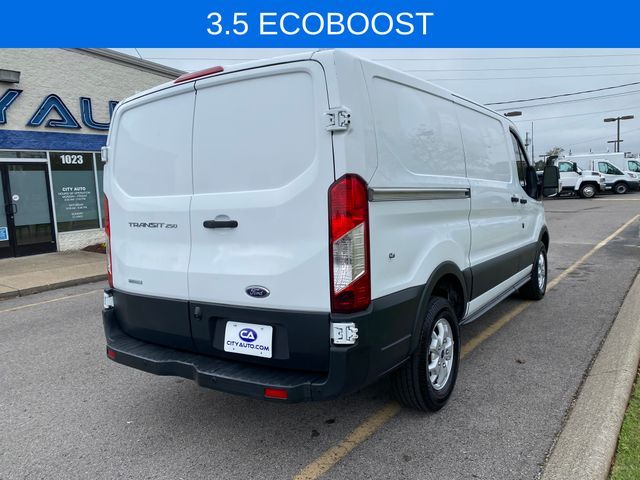 2015 Ford Transit Base