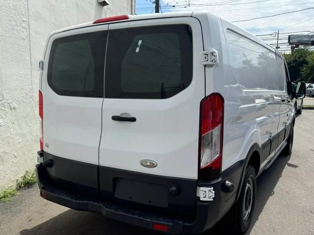 2015 Ford Transit Base