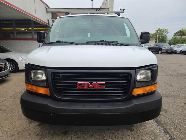 2015 GMC Savana Base