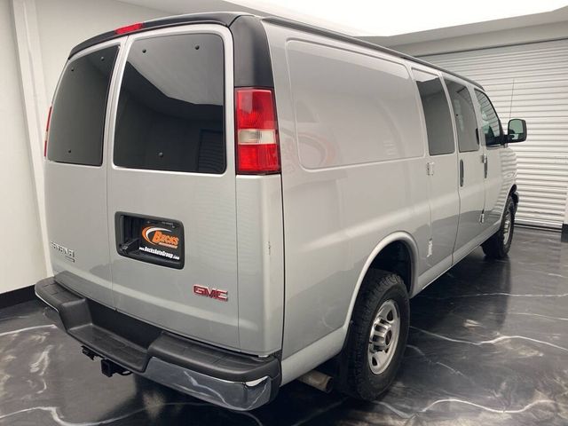 2015 GMC Savana Base