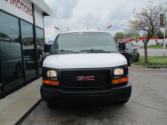 2015 GMC Savana Base