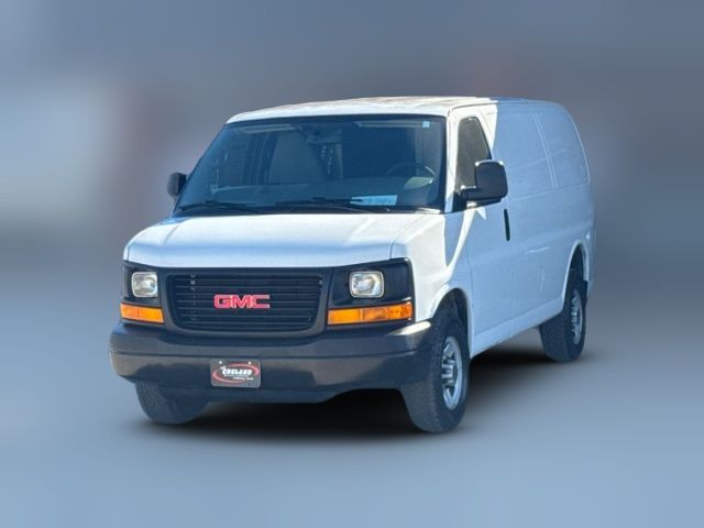 2015 GMC Savana Base