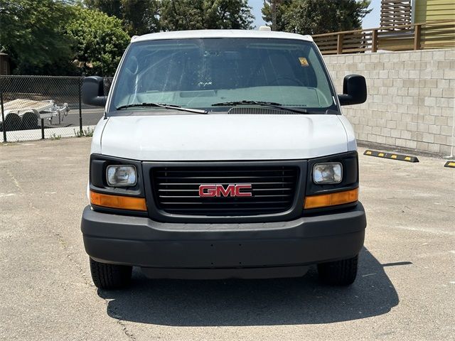 2015 GMC Savana Base