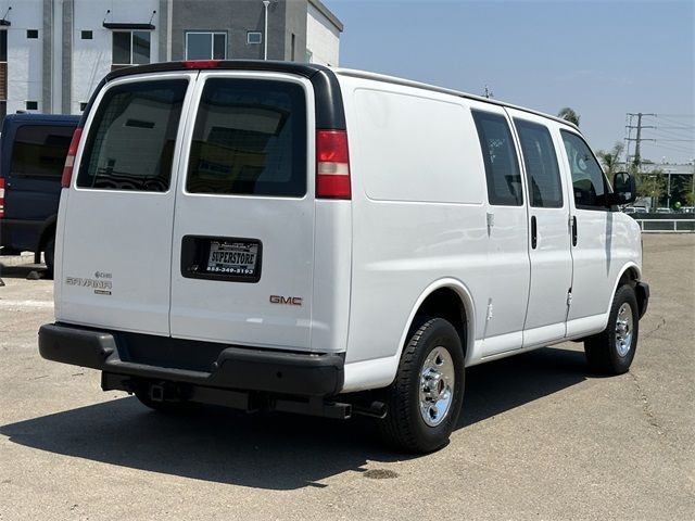 2015 GMC Savana Base