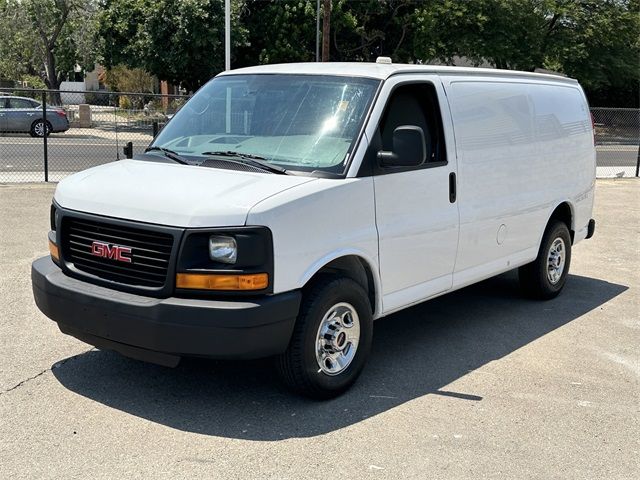 2015 GMC Savana Base