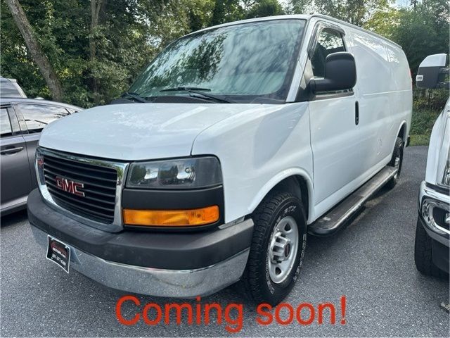 2015 GMC Savana Base