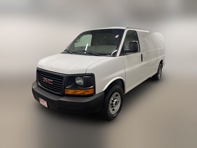 2015 GMC Savana Base