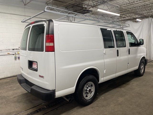 2015 GMC Savana Base