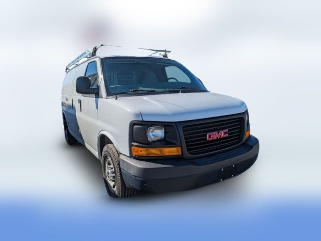 2015 GMC Savana Base