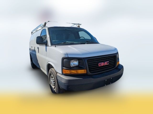 2015 GMC Savana Base