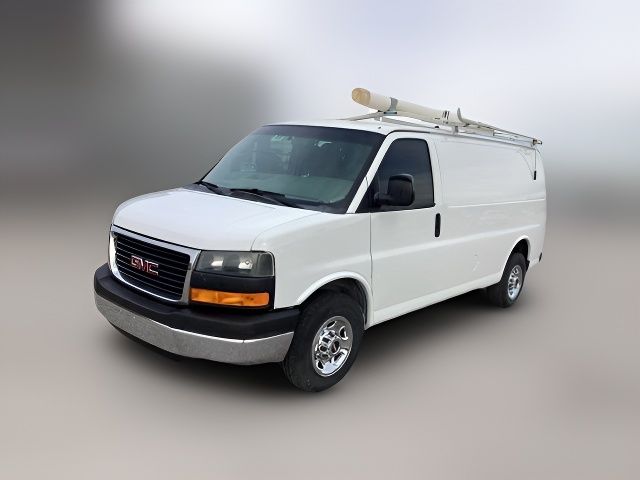 2015 GMC Savana Base